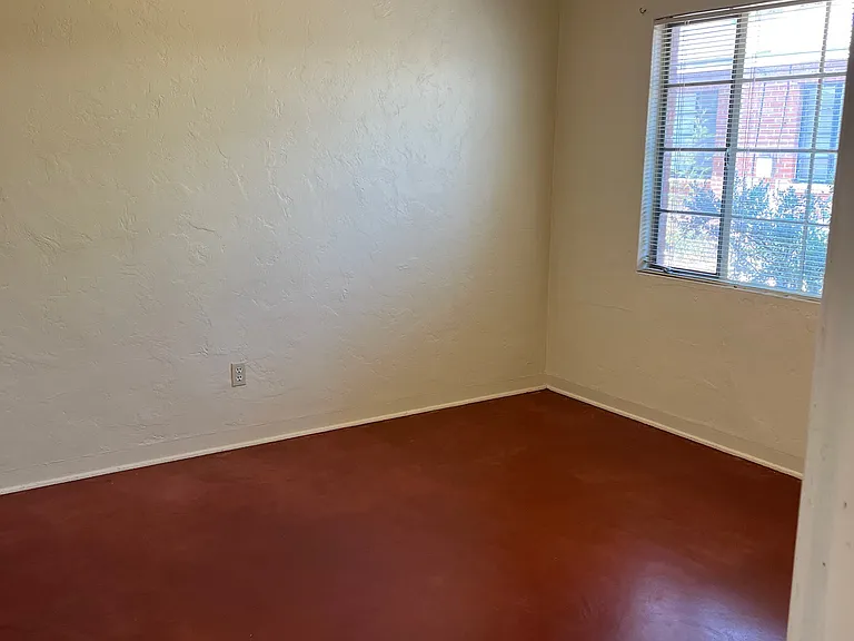 Second bedroom.