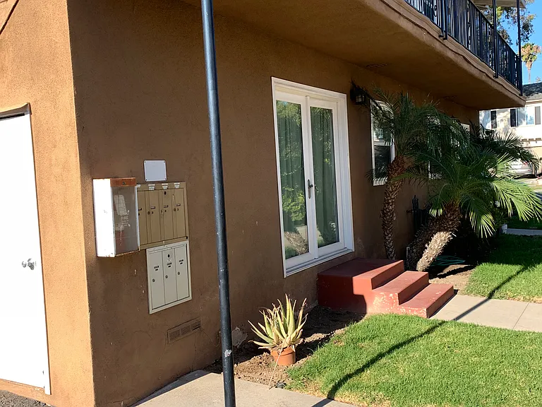 1745 Orizaba Ave #B — Photo 4