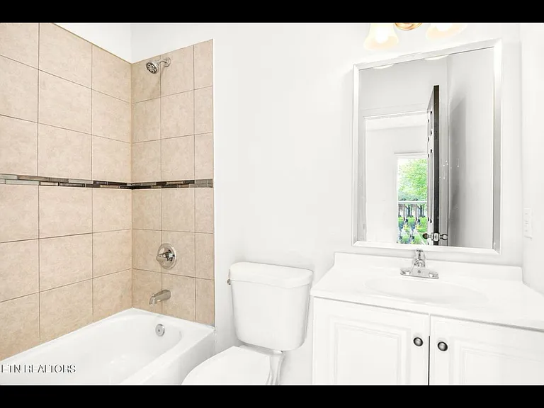 2307 Linden Ave #B — Photo 18