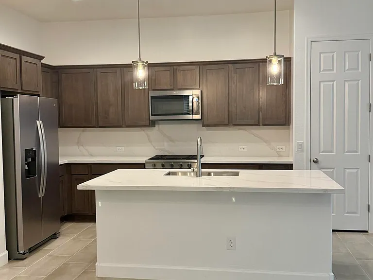 2933 E Mission Ln — Photo 17
