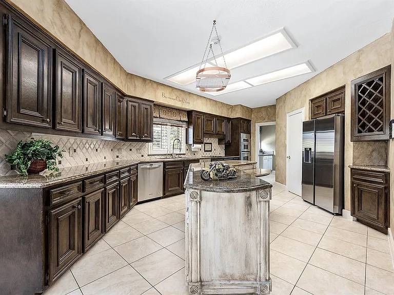 3702 Belle Grove Ln — Photo 17