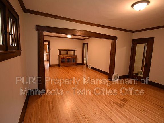 3rd image of 2727 Queen Ave N Unit 1