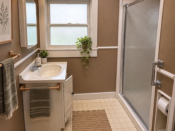3rd image of 38 Crosby St APT 1