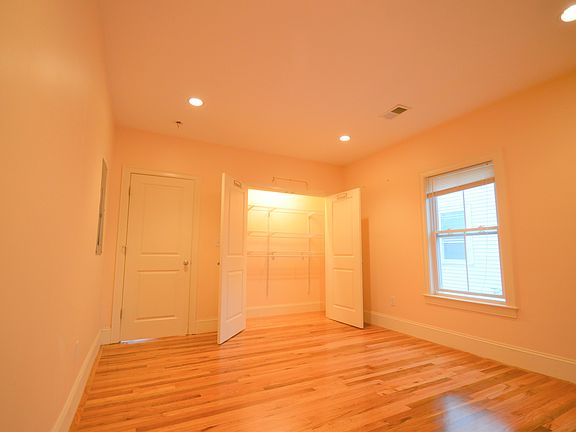 4th image of 25 Lothrop St #1