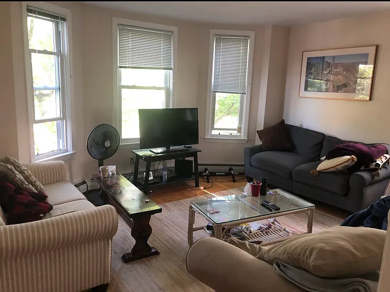 279 Pearl St #3 — Photo 1