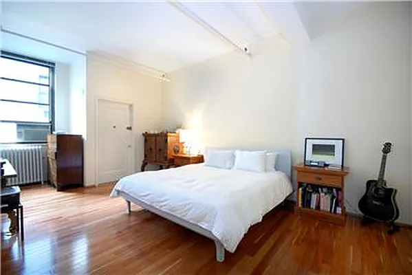 Sold by Warburg | media 1