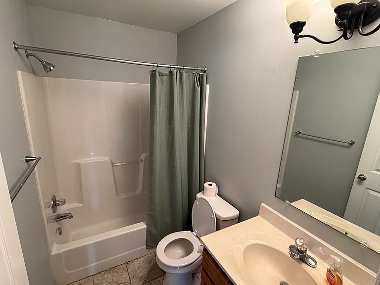 384 Oneida Dr — Photo 16