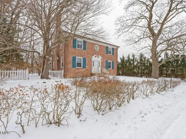 3 Groesbeck Place, Delmar, NY 12054