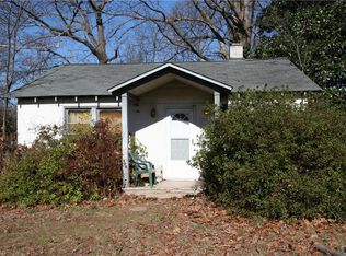 3876 Green Point Dr, Greensboro, NC 27407
