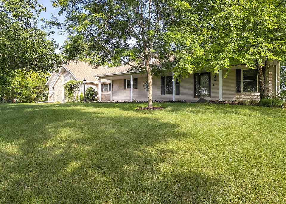 1st image of 2264 Merrick Dr