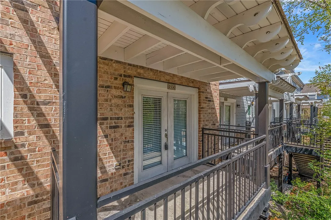 3 bed, 1294 sqft, $1,500 — Photo 2