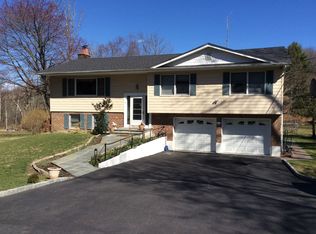 17 South Ln, Katonah, NY 10536