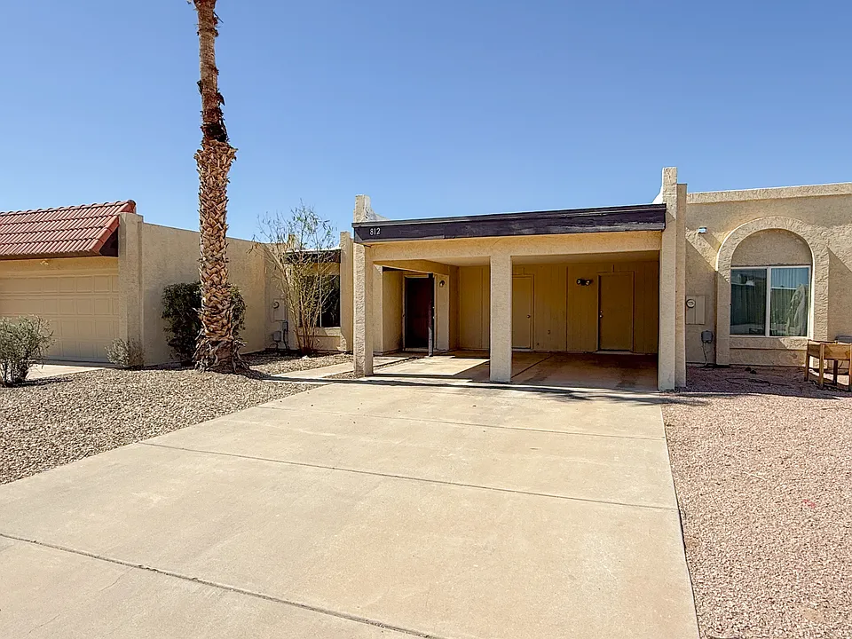 812 W Duke Dr