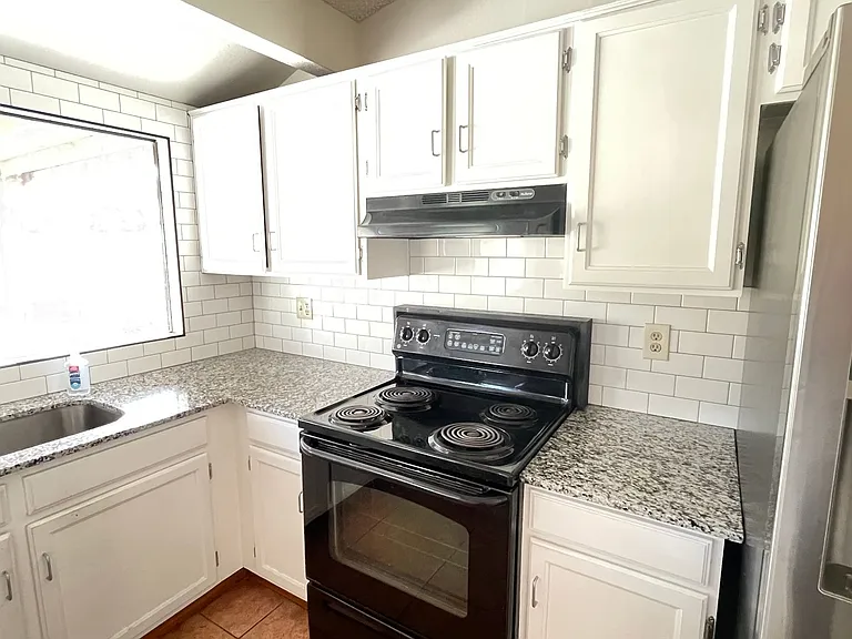 1609 N Longmore St — Photo 10