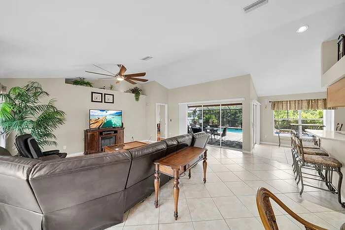 3505 Surfside Blvd — Photo 10