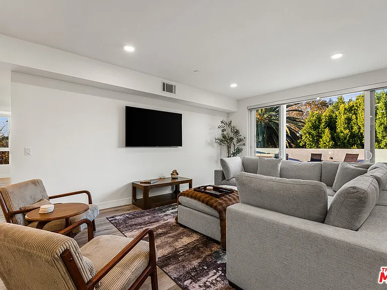 4806 Sylmar Ave #Penthouse 2 — Photo 33