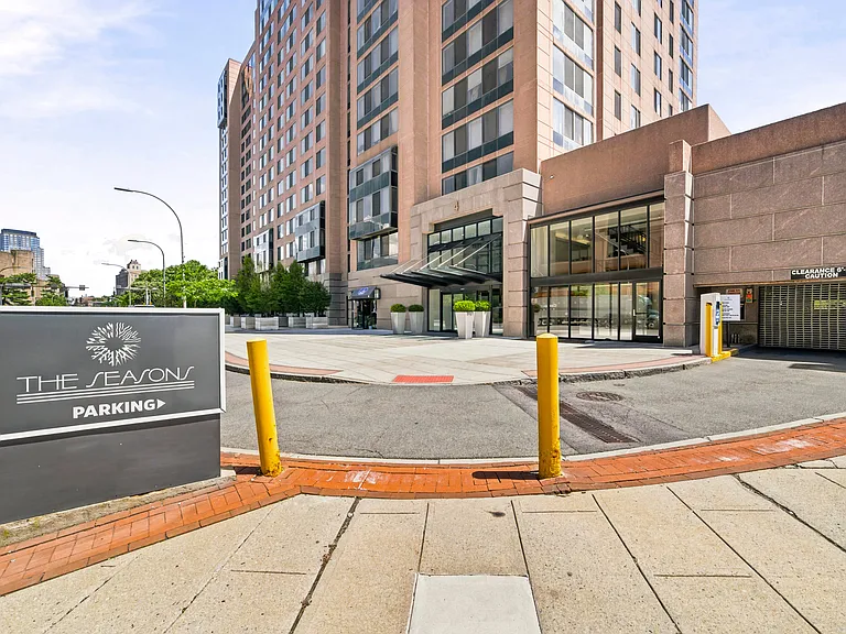 4 Martine Ave #707 — Photo 4