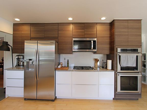 5th image of 660 Birchwood Ct