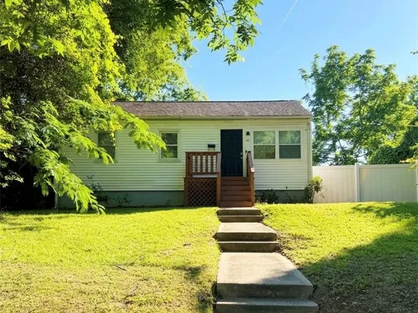 60 Sycamore Ave, Newport News, VA 23607