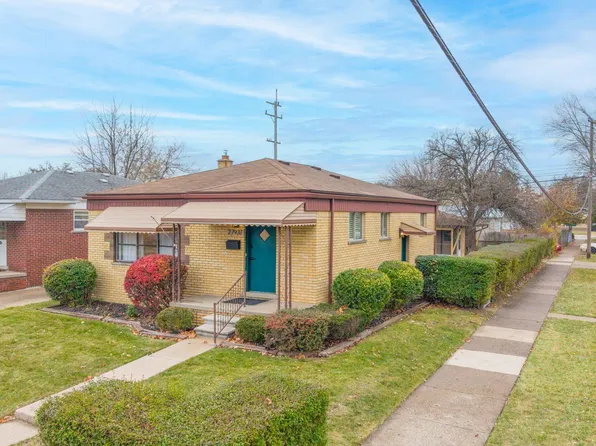 27937 Rockwood St, Saint Clair Shores, MI 48081