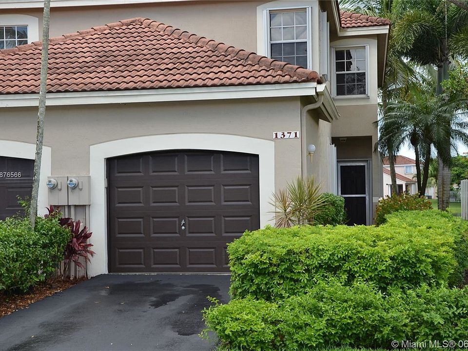 1st image of 1371 Sorrento Dr Unit 1371
