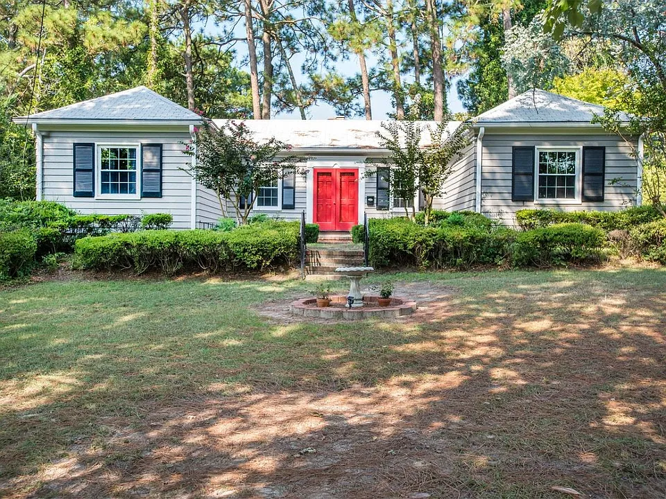 300 Pinecrest Dr