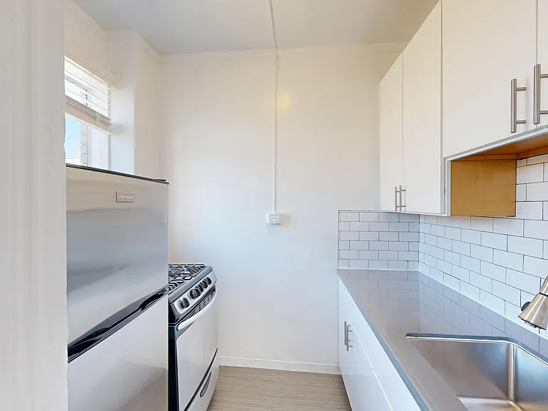 685 Geary Street — Photo 12