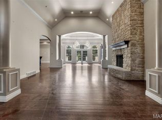 425 Windwood Lake Dr, Cape Girardeau, MO 63701