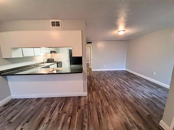 5th image of 507 Cora St #209