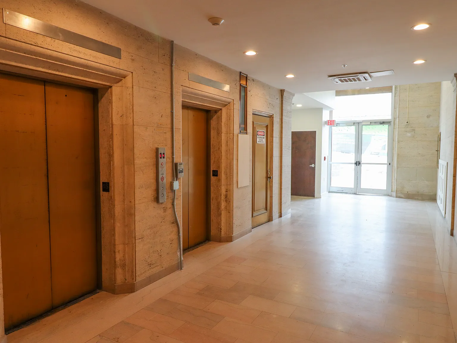 1 bed, 700 sqft, $1,395 — Photo 2