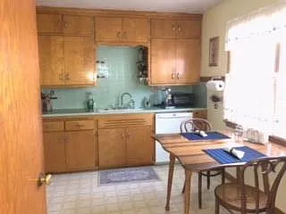 Eat-in Kitchen