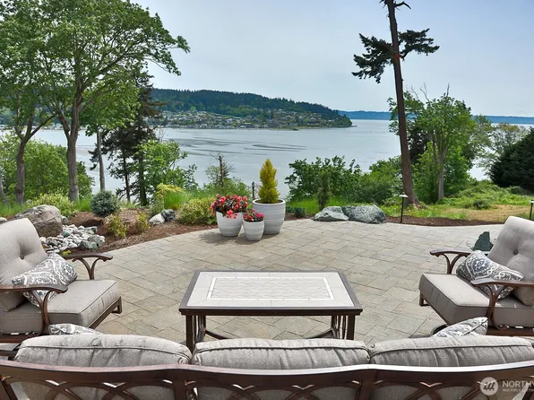 8065 George Drive, Clinton, WA 98236