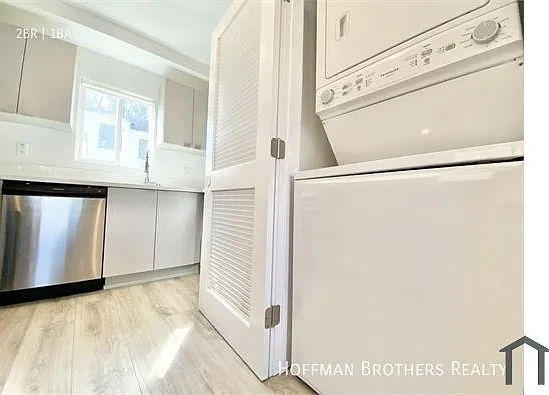 1570 Yosemite Dr #3A — Photo 5