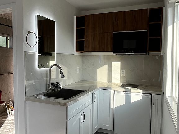 4th image of 4431 Lynnfield St #4431