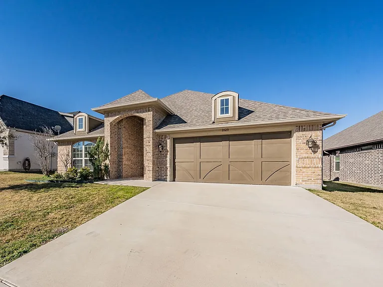 1625 Town Creek Cir — Photo 2