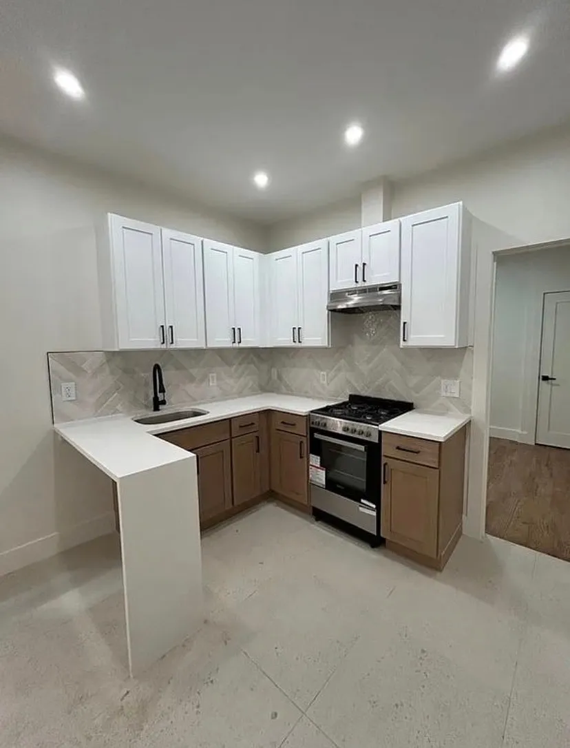 2 bed, 604 sqft, $2,050 — Photo 4