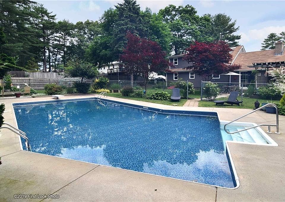 1st image of 16 Kingswood Dr