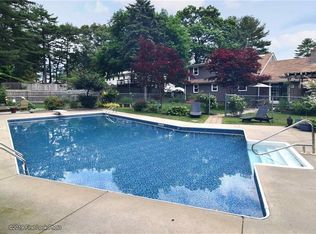 16 Kingswood Dr, Coventry, RI 02816