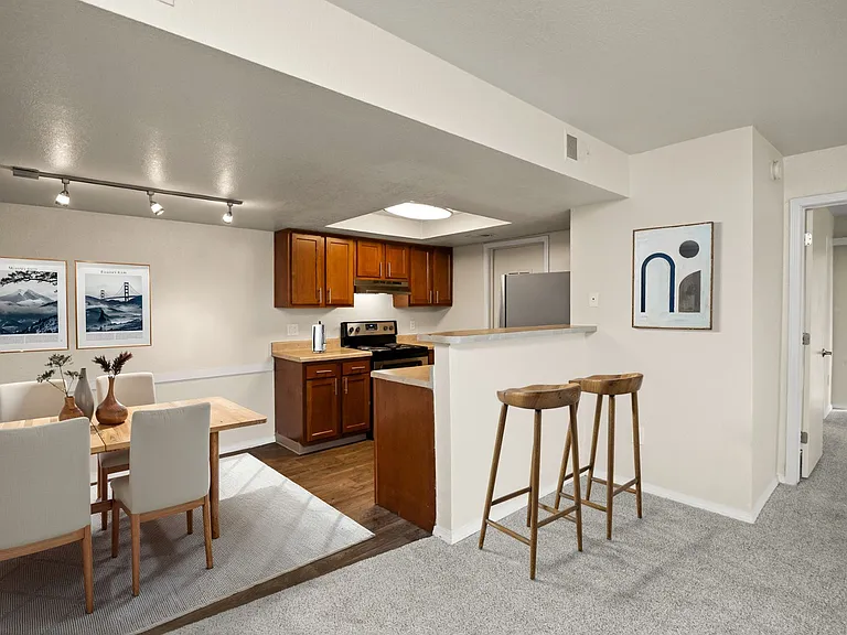 Jordan (Renovated) - 2 Bed / 2 Bath - 1,000 Sq.Ft.