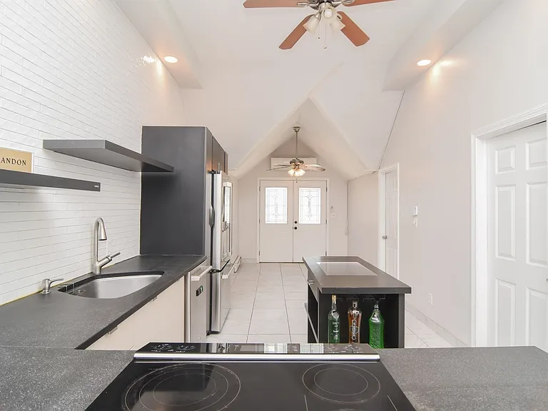349 Beacon St #D — Photo 21