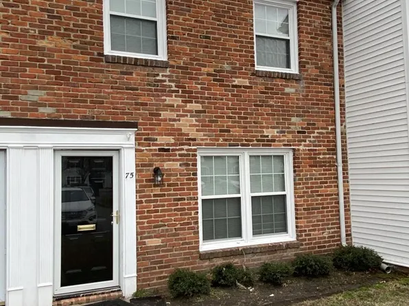 75 Towne Square Dr, Newport News, VA 23607