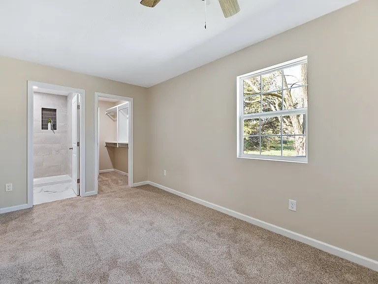 821 N Clara St — Photo 20