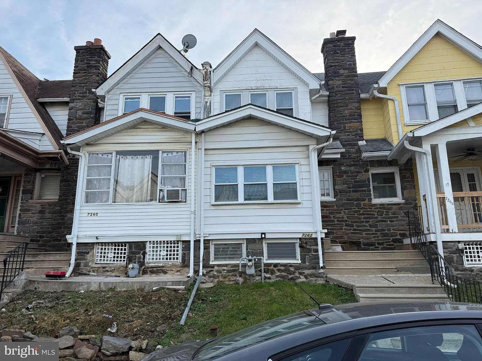 3 bed, 2.0 bath, 1360 sqft, $2,000 — Photo 1