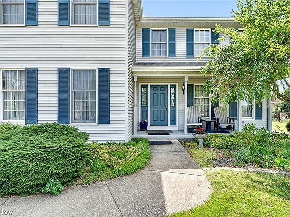 3rd image of 3053 Chablis Ln