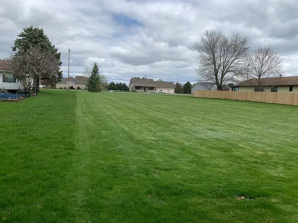 E Lyons St, Schoolcraft, MI 49087