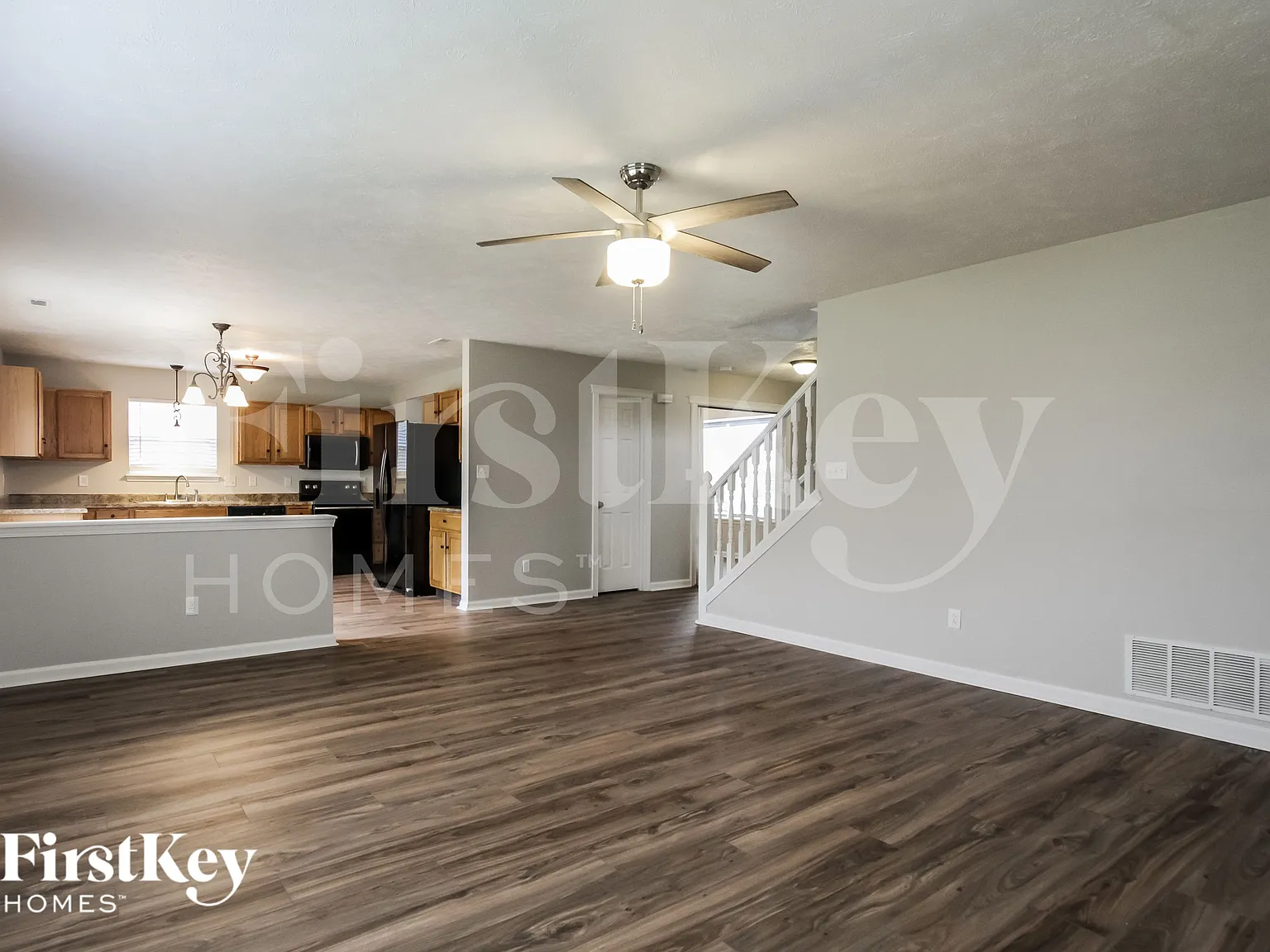 4 bed, 2.5 bath, 1907 sqft, $2,265 — Photo 4