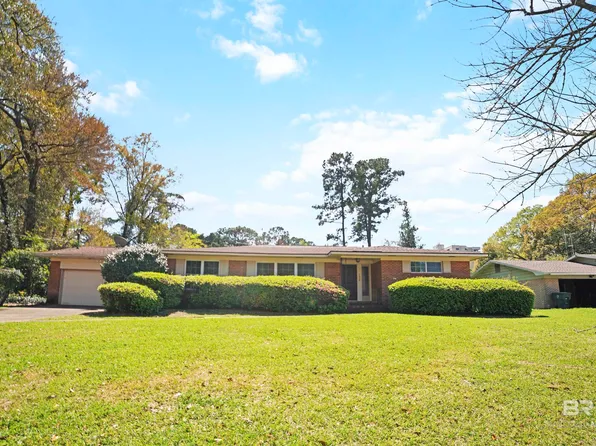 134 Fairway Dr, Daphne, AL 36526