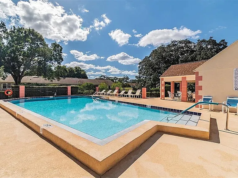 2 bed, 882 sqft, $1,500 — Photo 2
