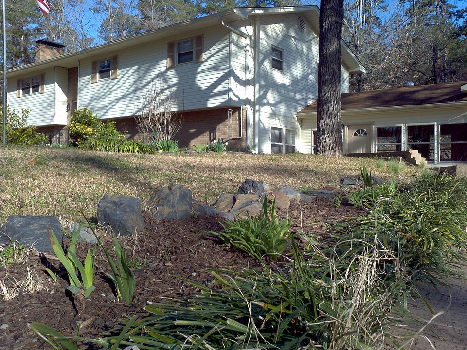 1st image of 164 White Oak Dr