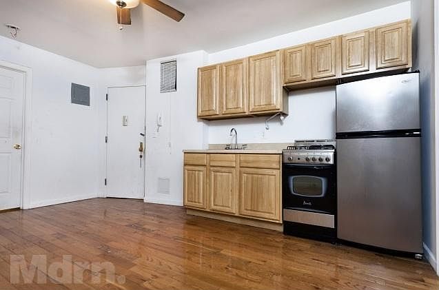2nd image of 236 Mulberry St APT 8